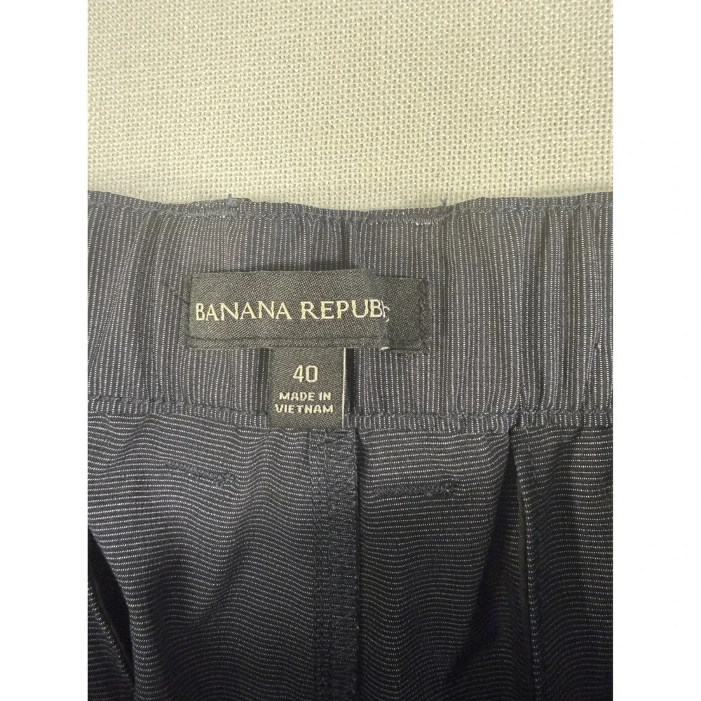 Banana Republic Mens 40 Performance Shorts Charcoal Grey Micro Stripe Stretch
